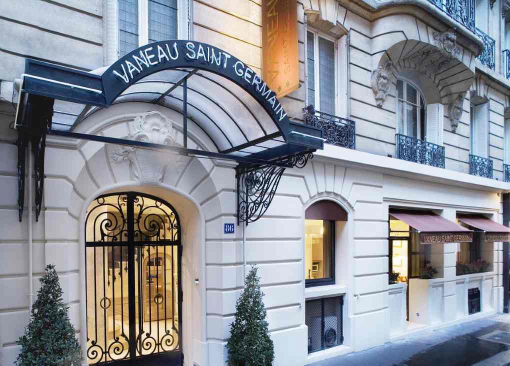 Hotel bem localizado em Paris